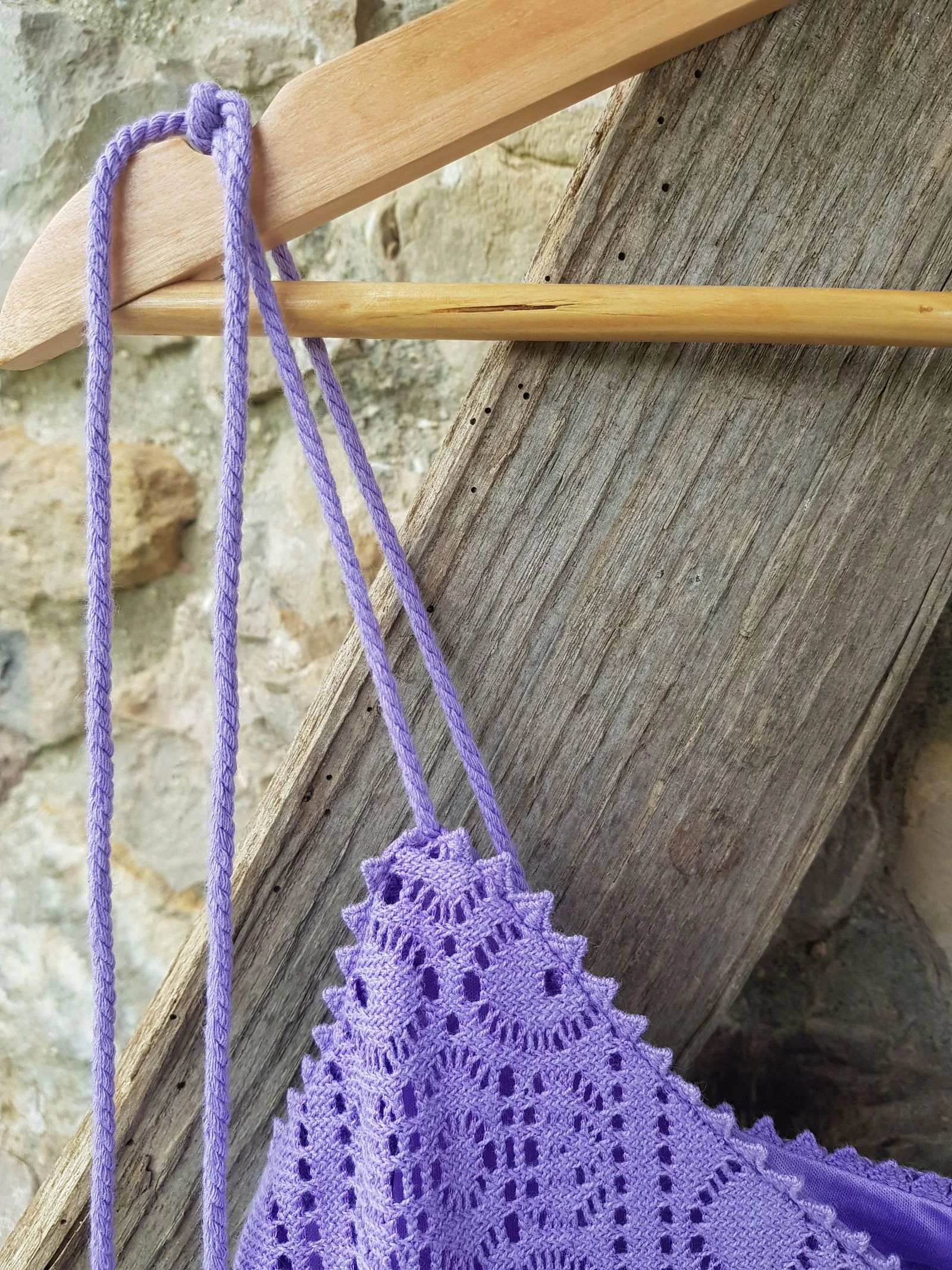 Top de alças lilá crochê bordado – photo 5